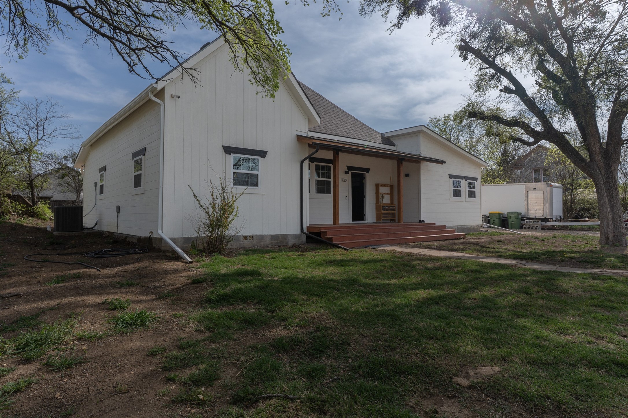 420 W Graham Street