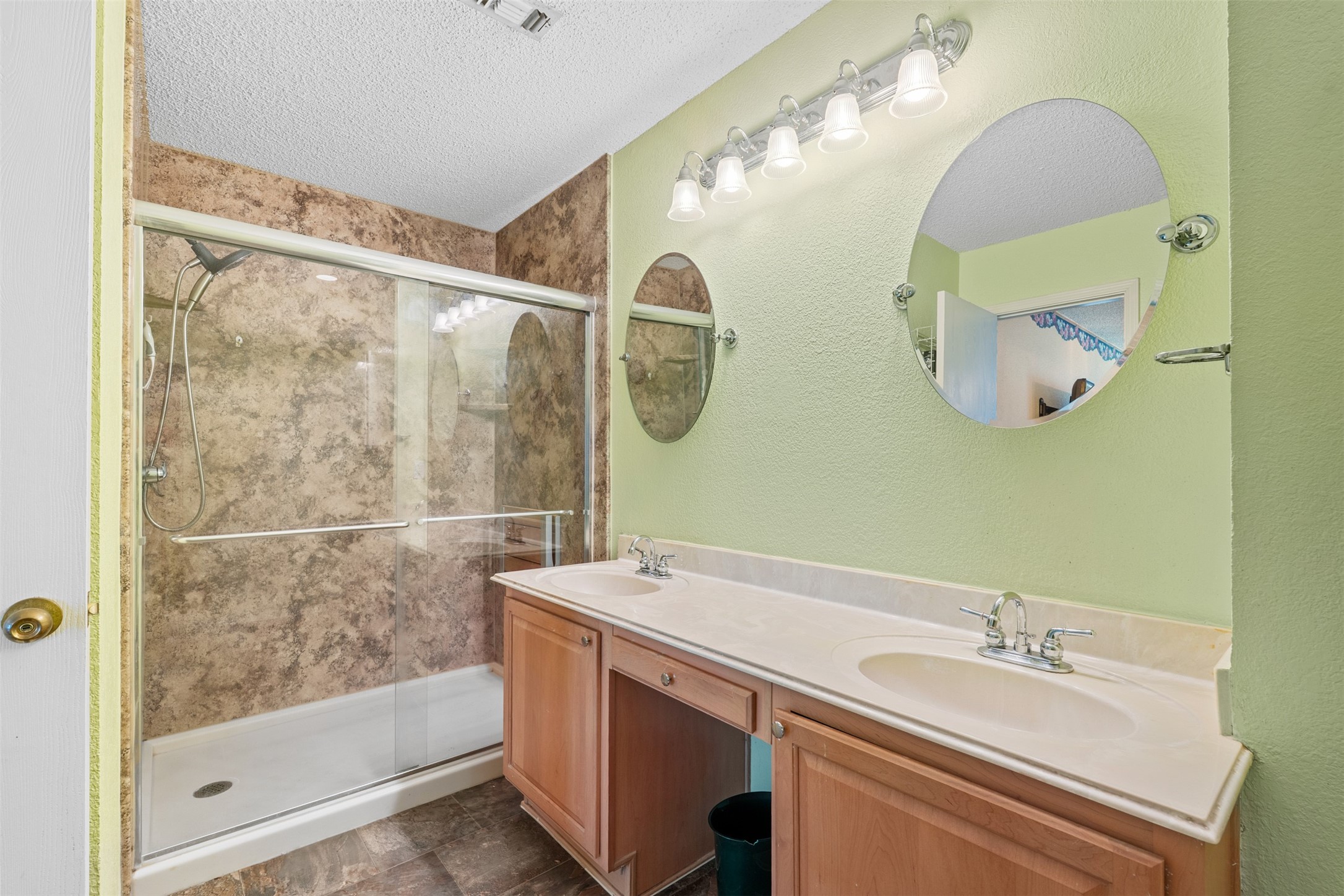 10201 Eureka Springs Court