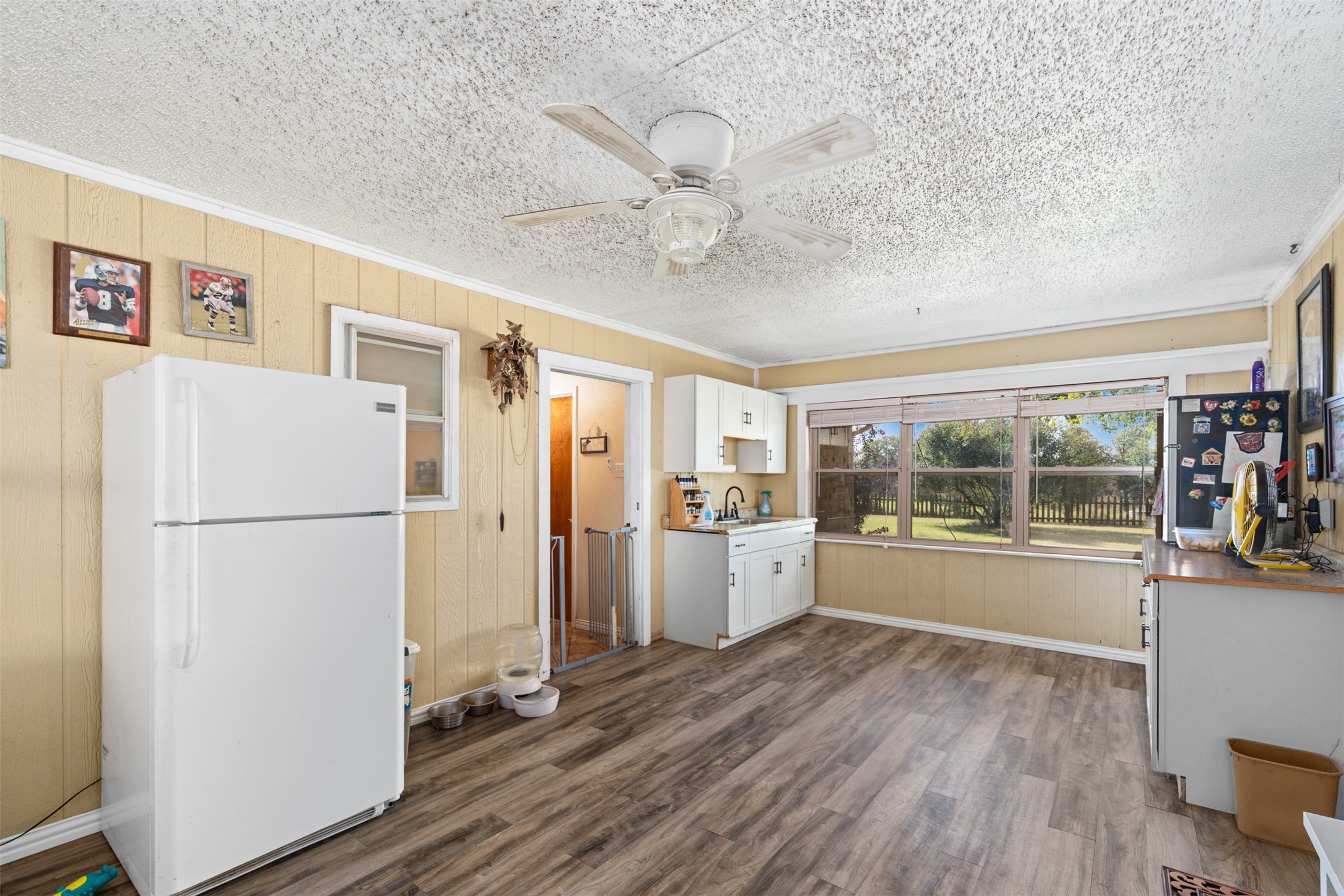 315 E Ladybird Lane