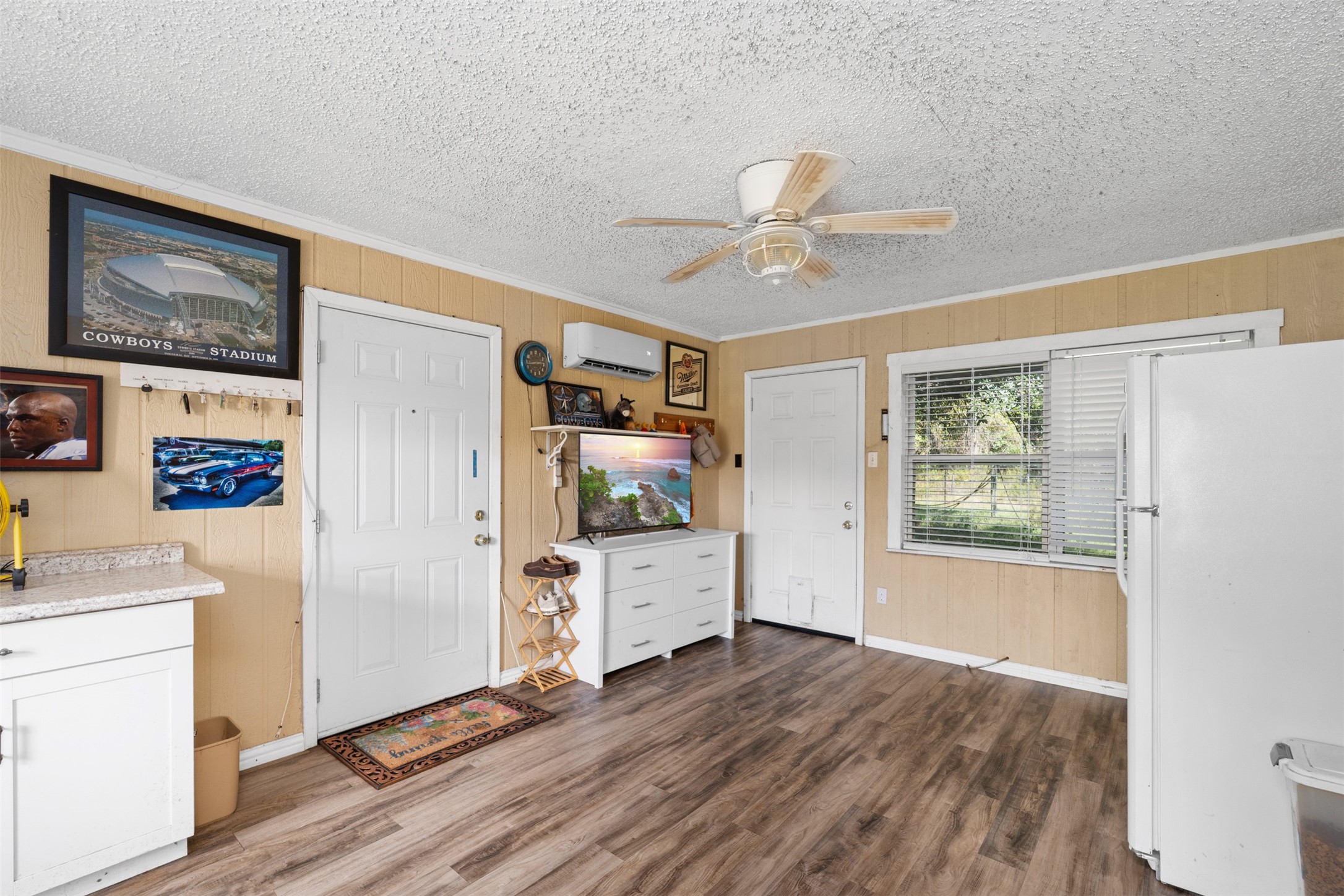 315 E Ladybird Lane