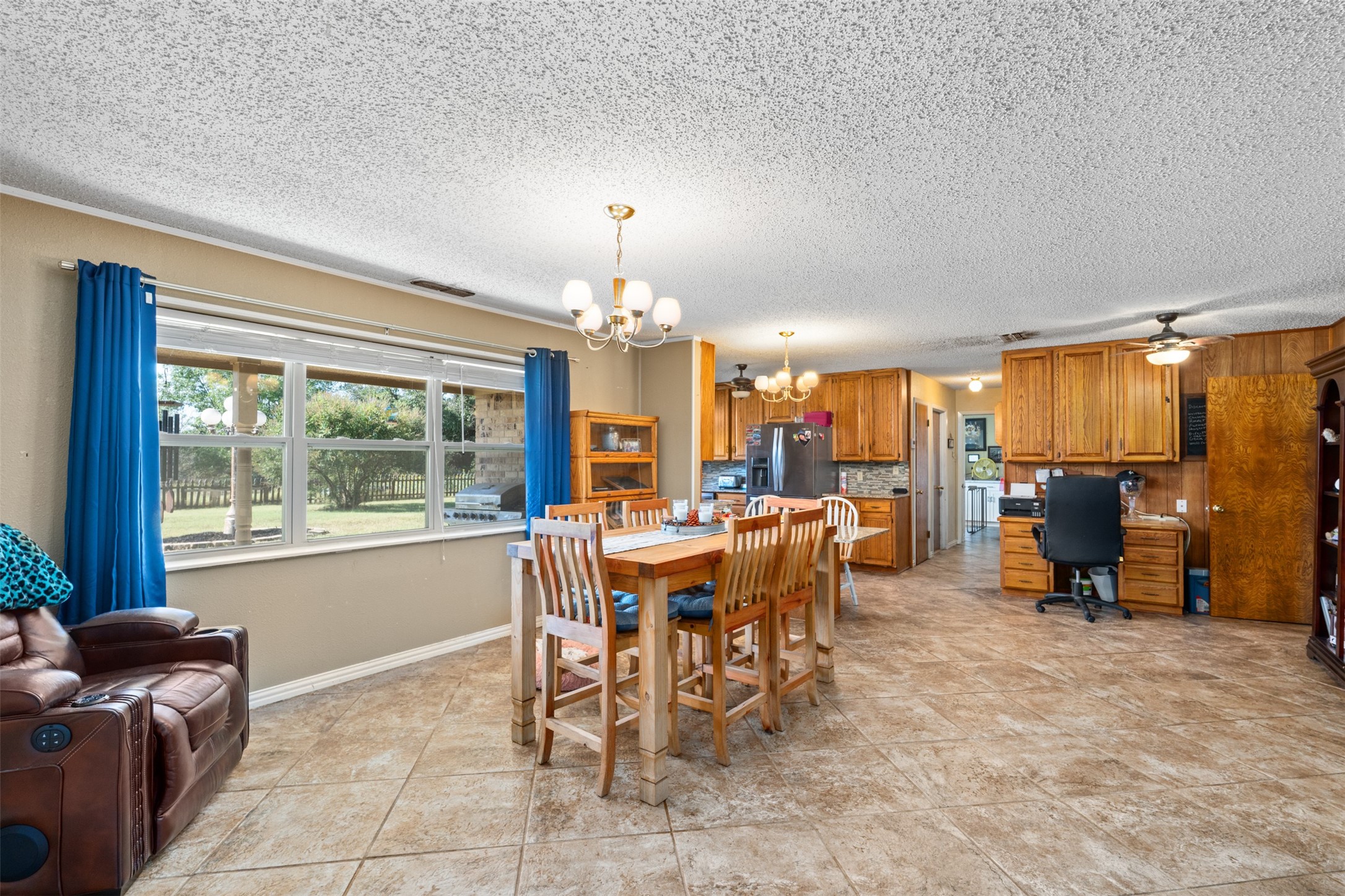 315 E Ladybird Lane