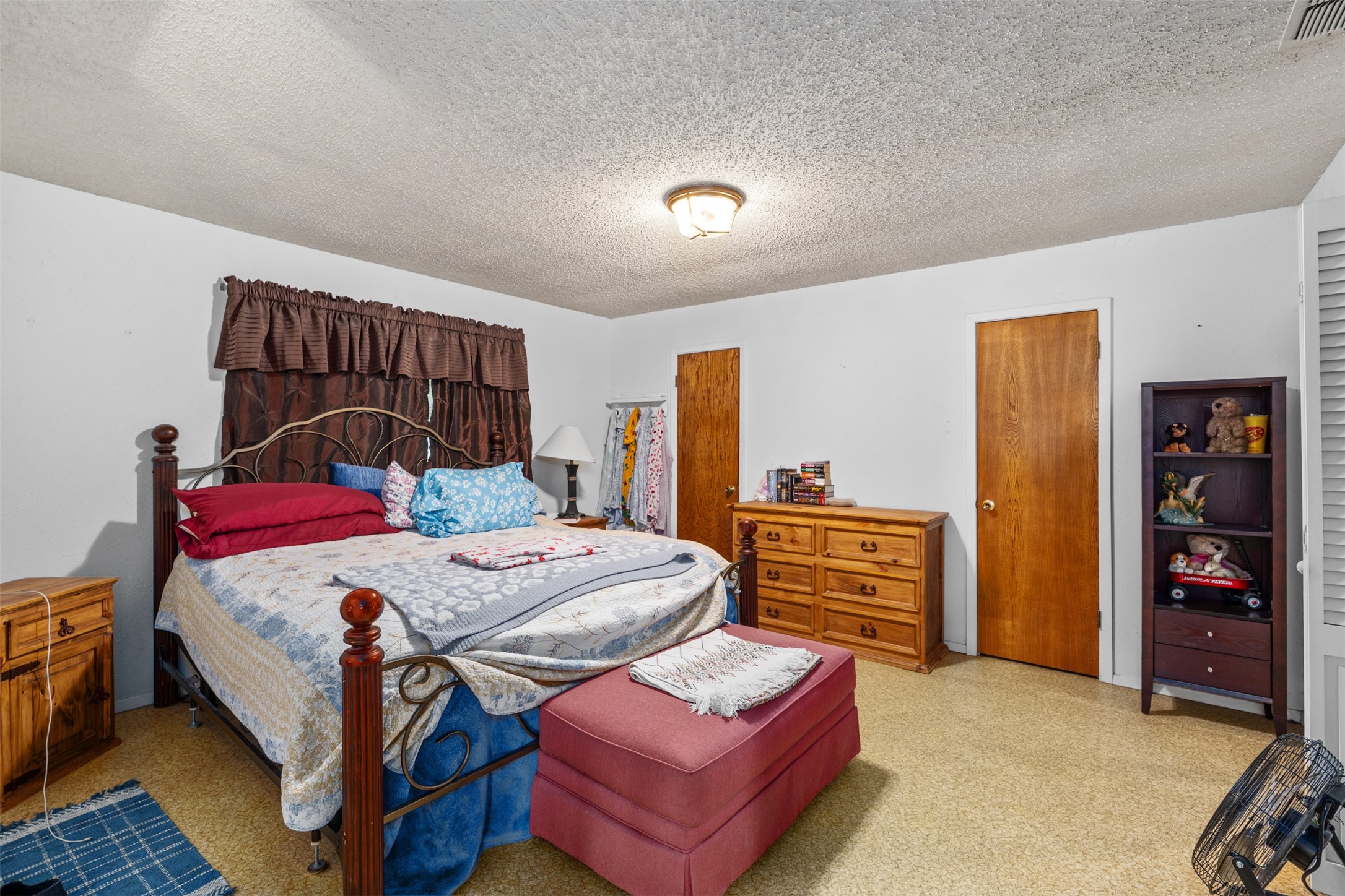 315 E Ladybird Lane