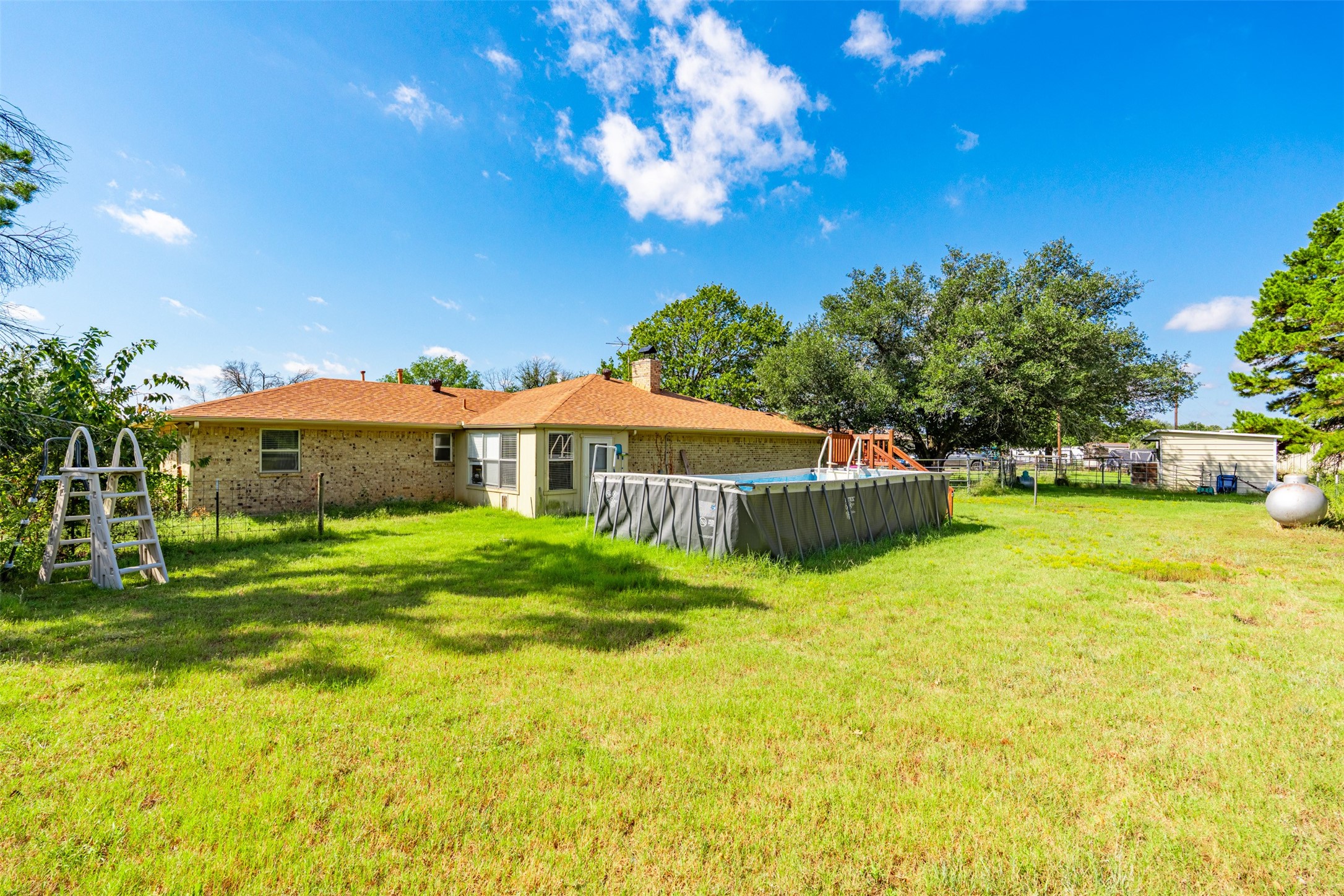 315 E Ladybird Lane