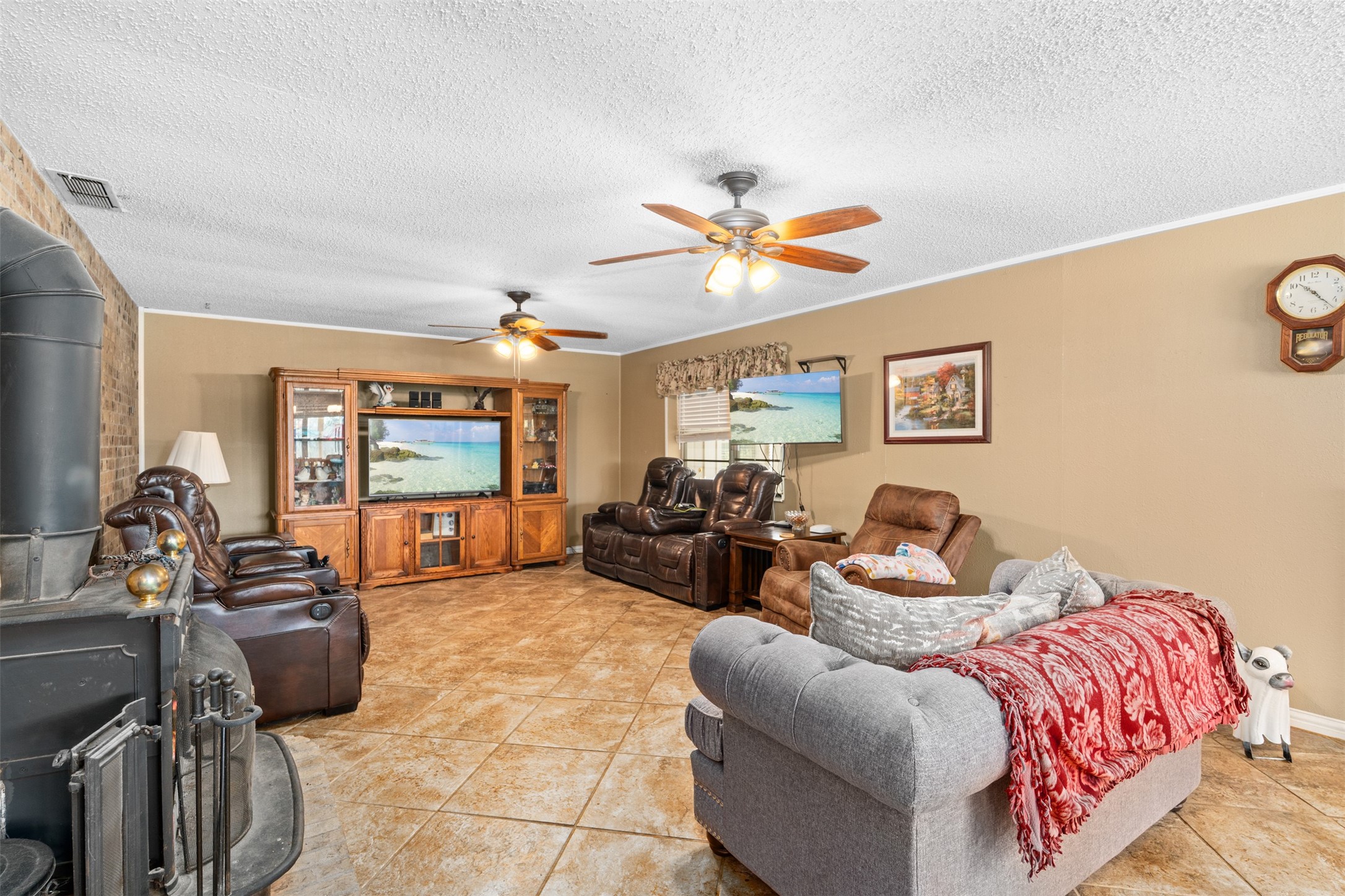 315 E Ladybird Lane