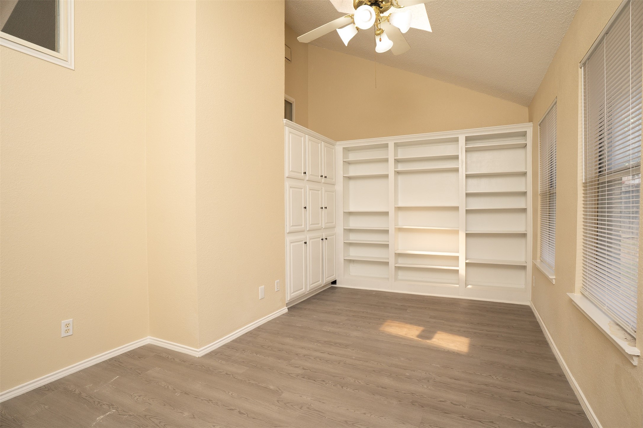 733 Windridge Lane