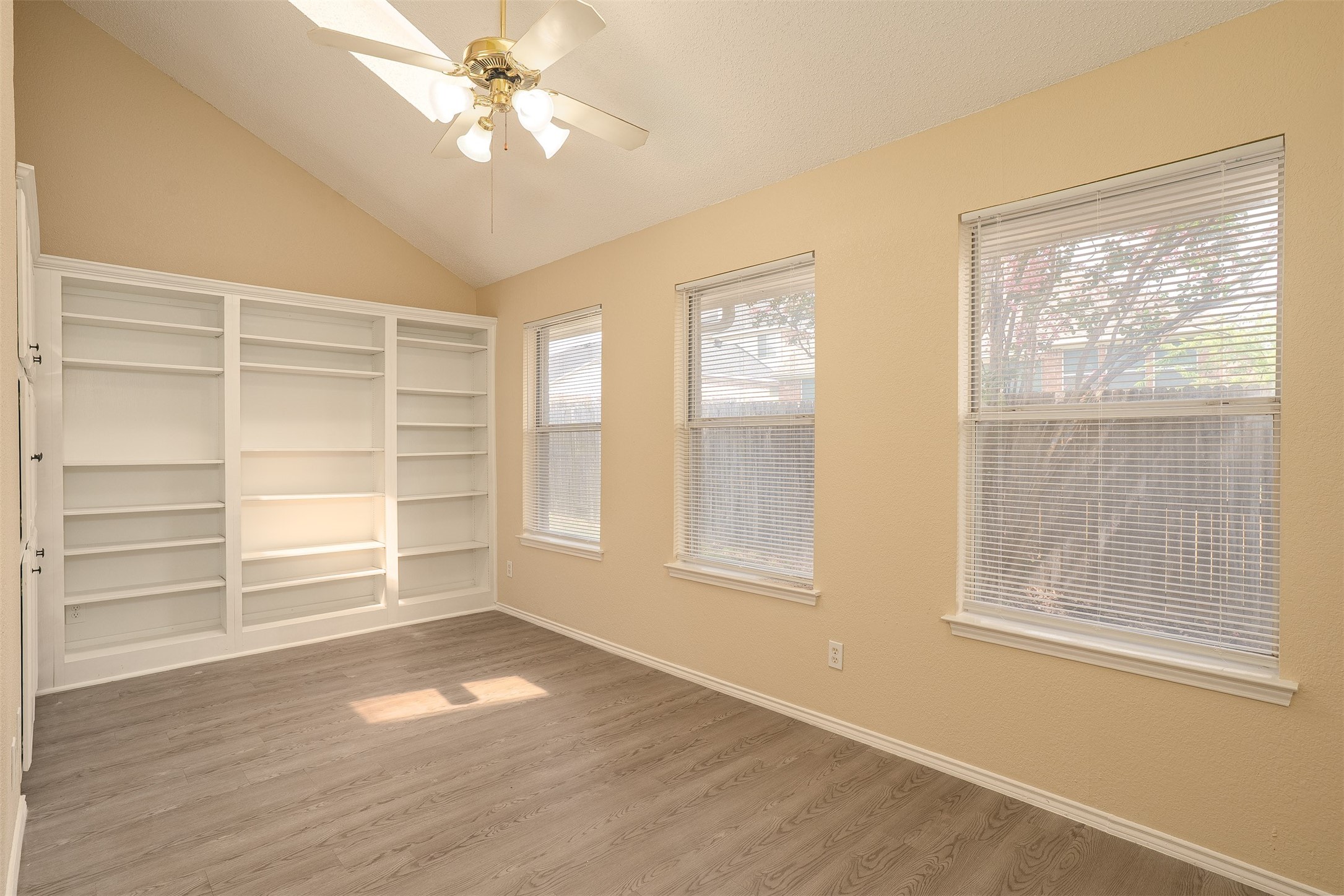 733 Windridge Lane