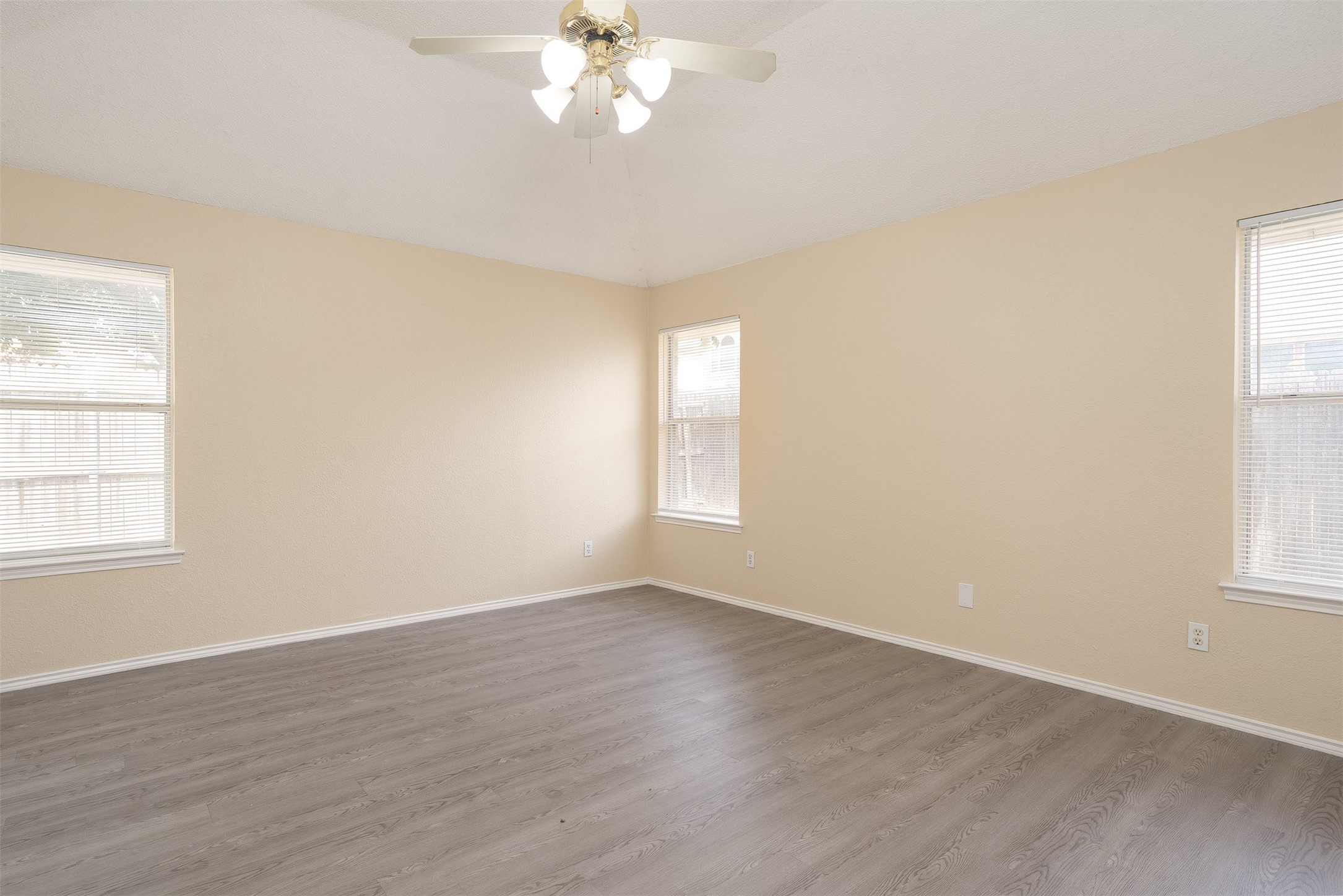 733 Windridge Lane
