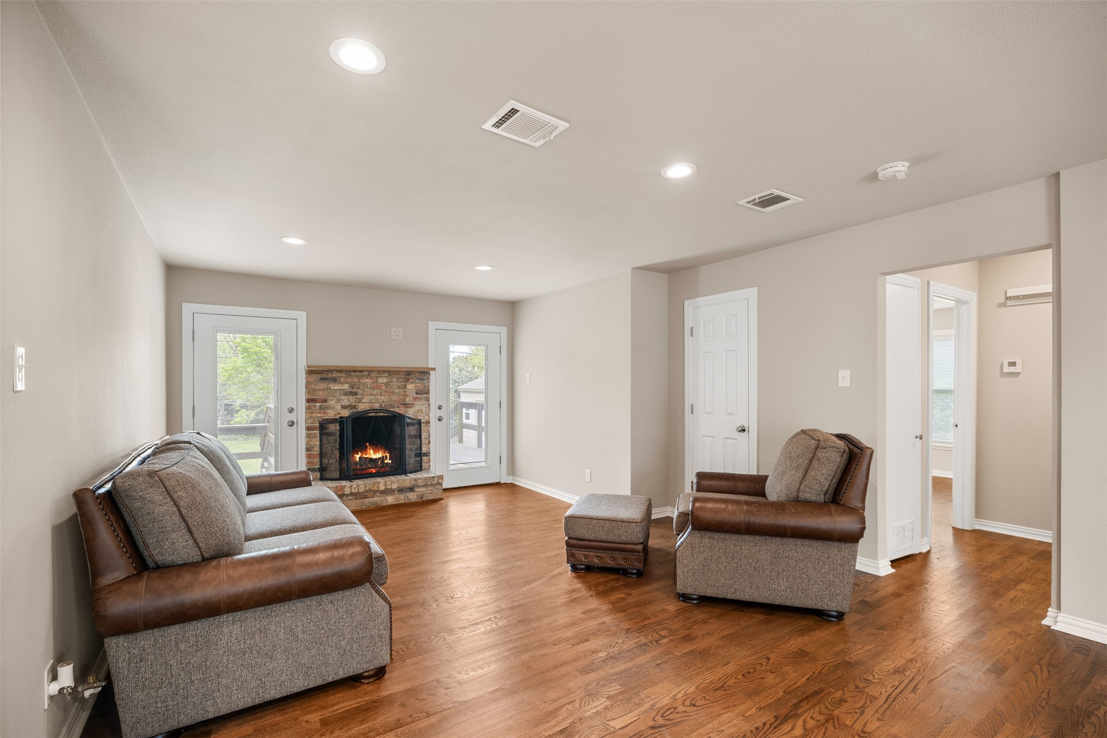 936 N Buckner Boulevard