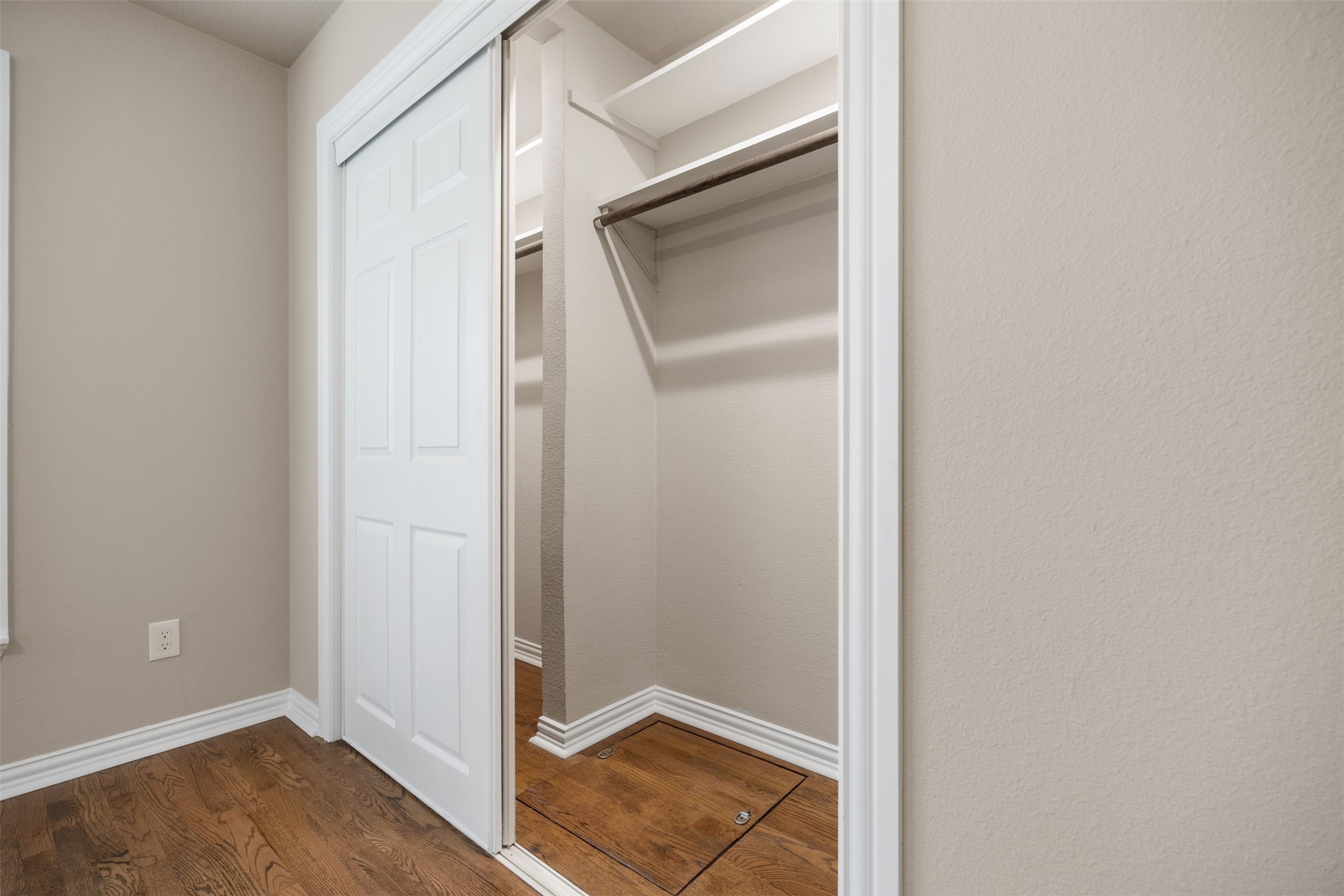 936 N Buckner Boulevard