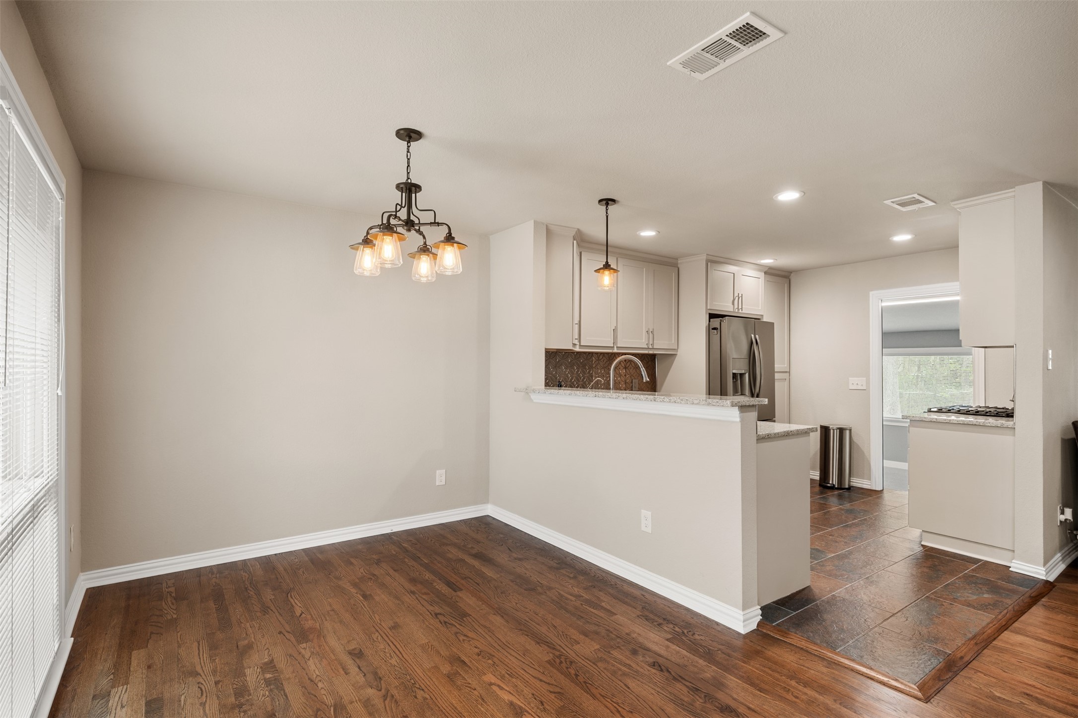 936 N Buckner Boulevard