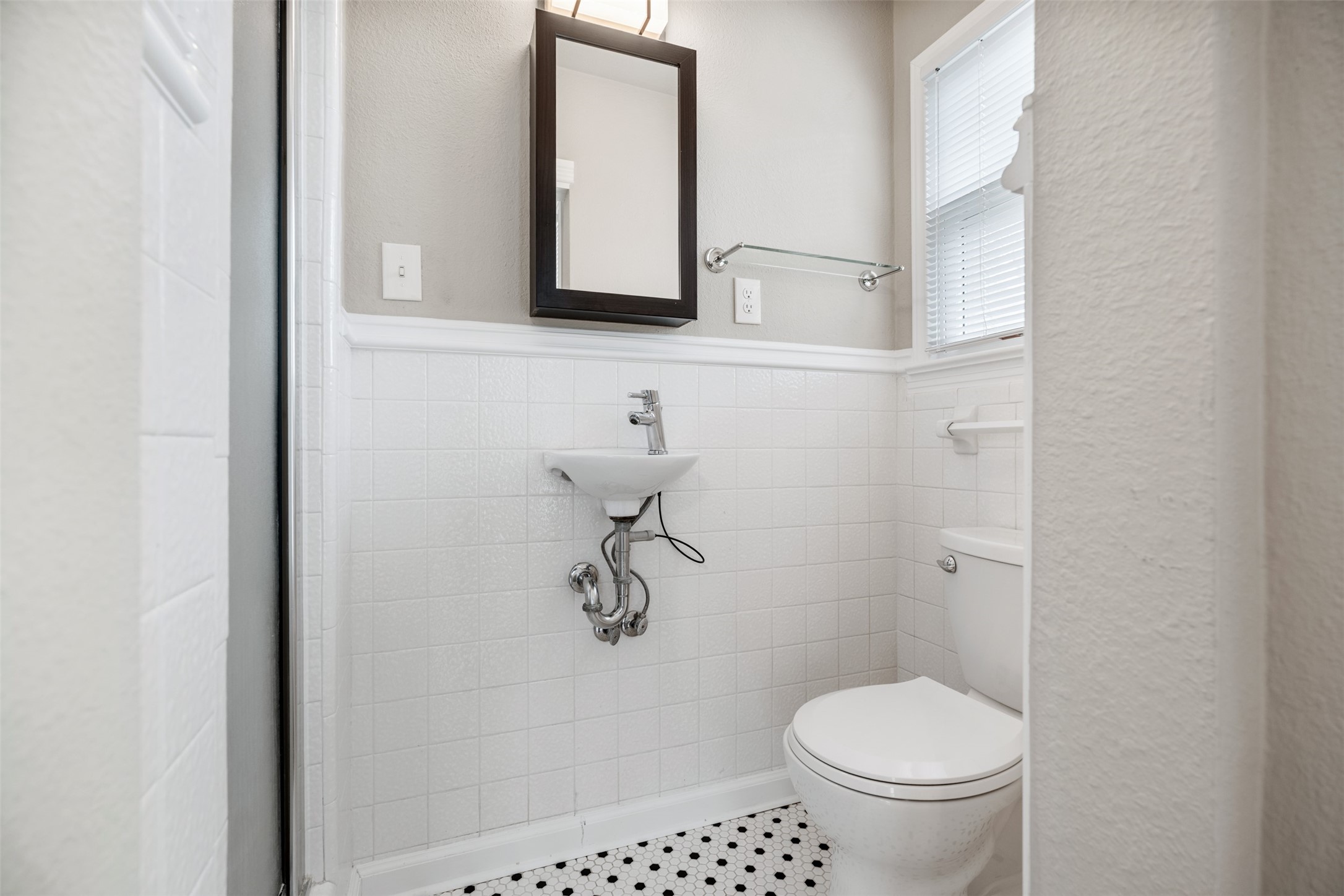 936 N Buckner Boulevard