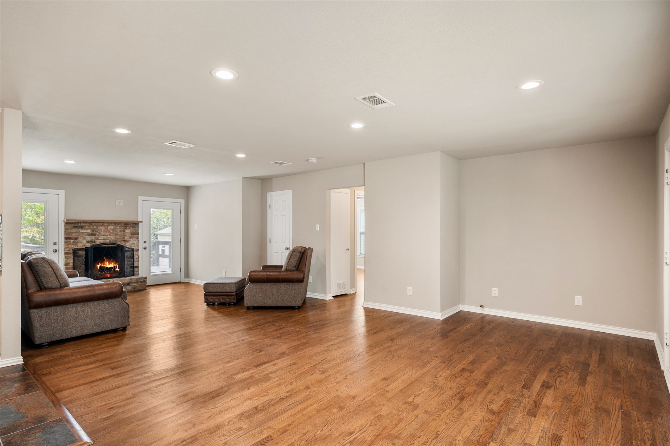 936 N Buckner Boulevard