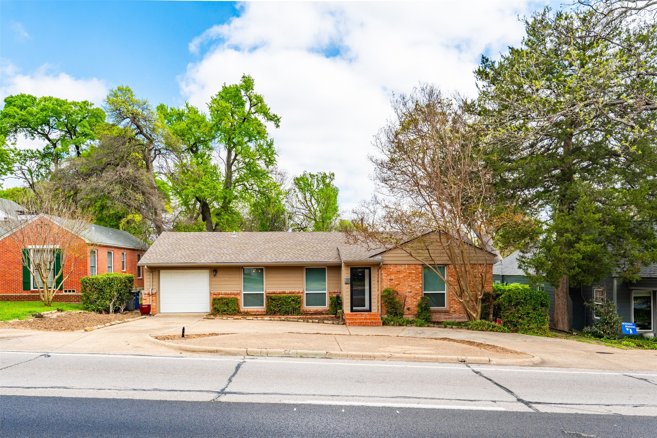 936 N Buckner Boulevard