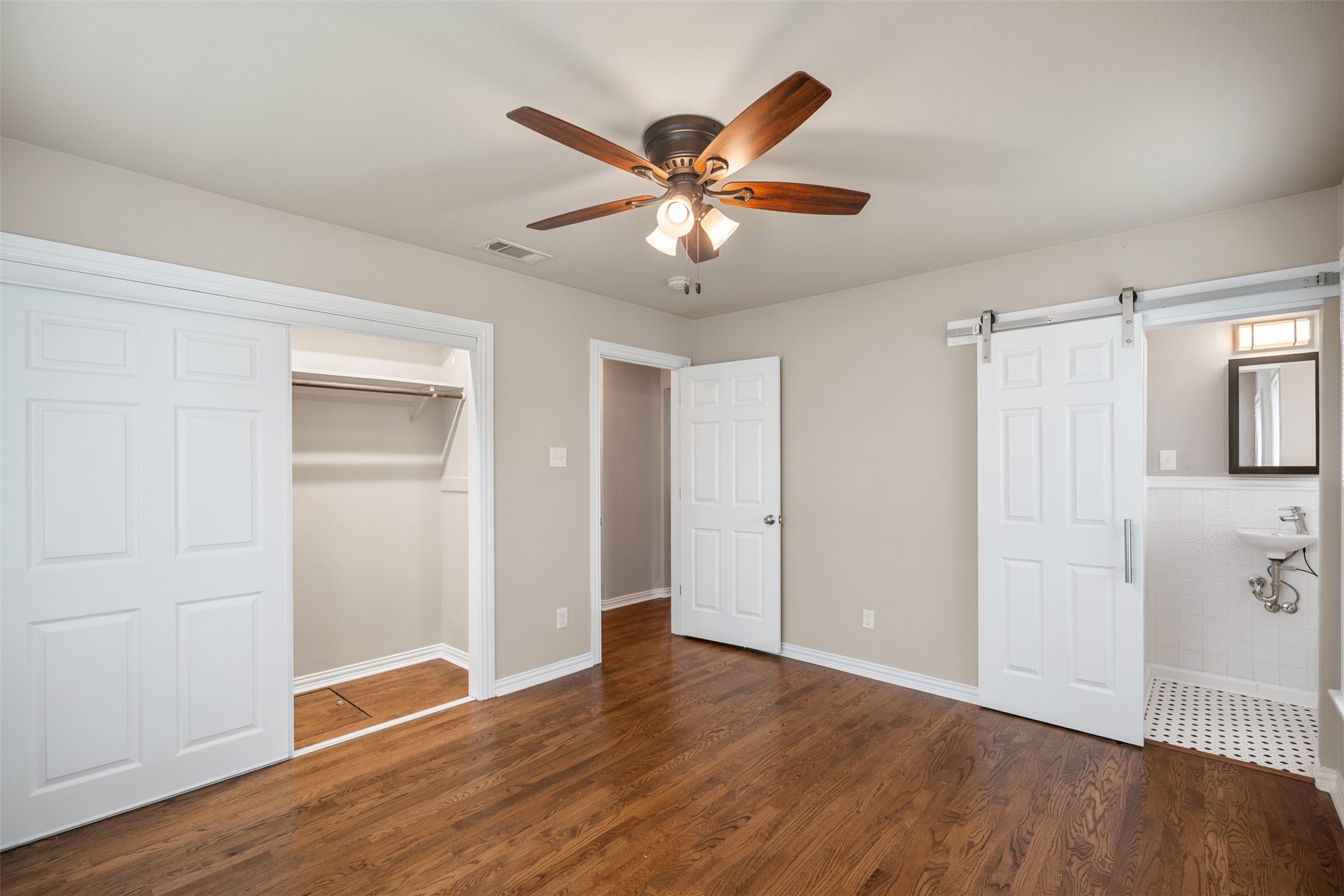 936 N Buckner Boulevard