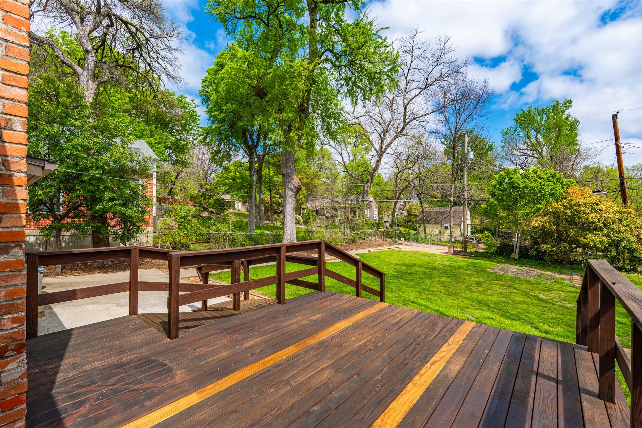 936 N Buckner Boulevard