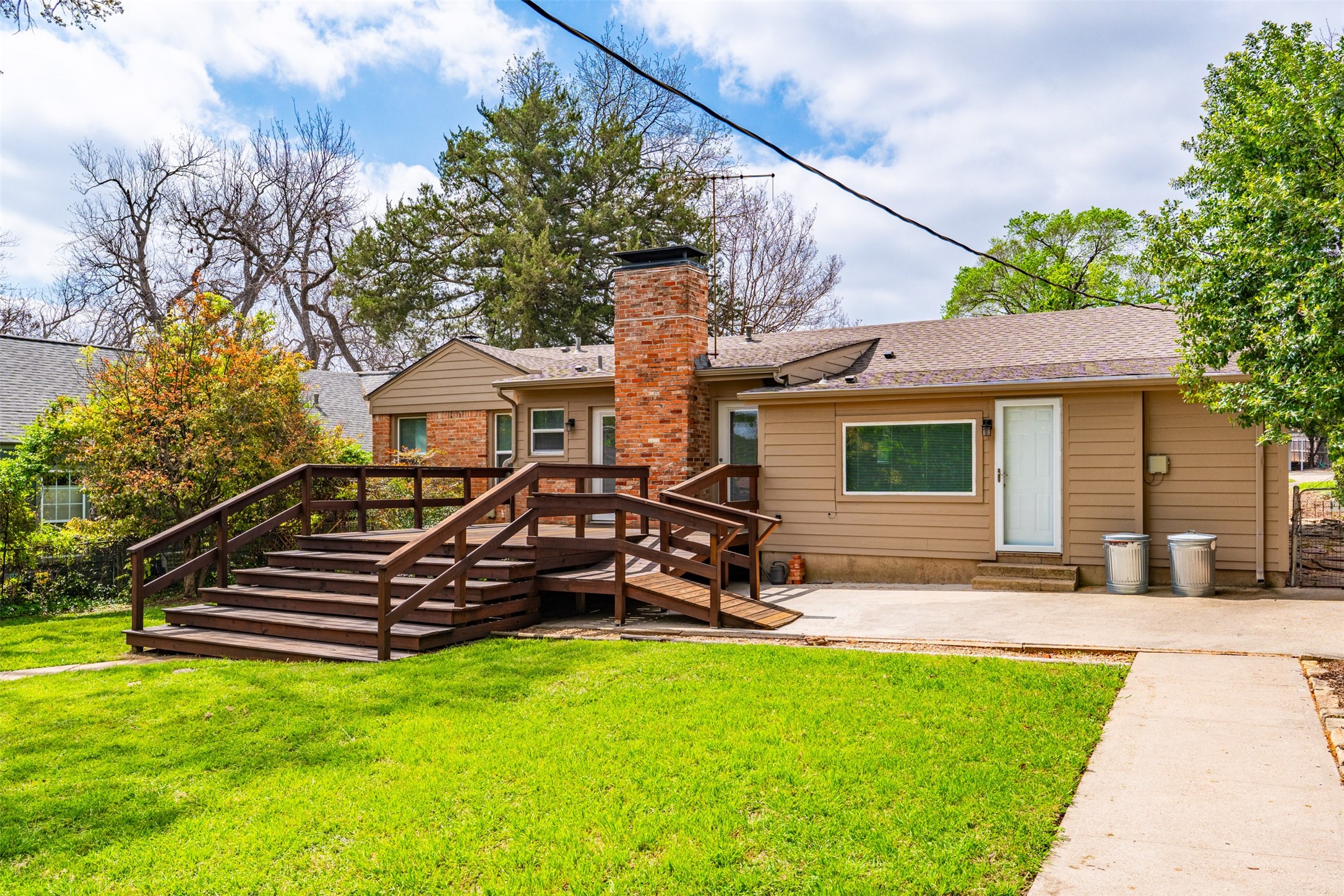 936 N Buckner Boulevard