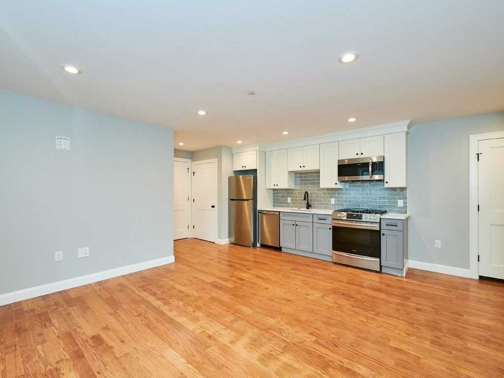 223 Saratoga St # 203 Unit: 2-203