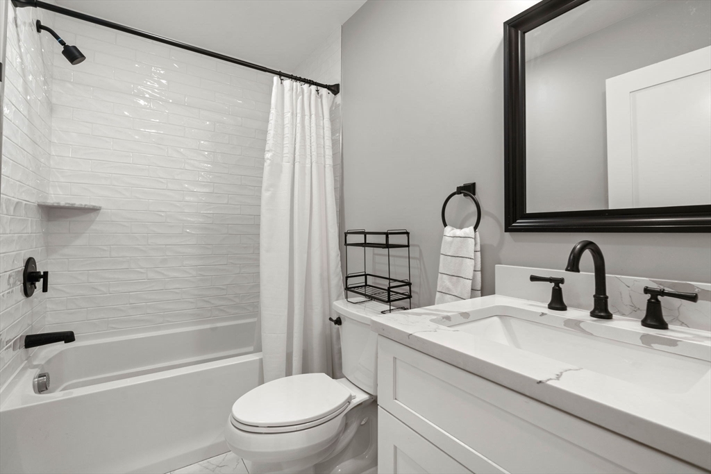 223 Saratoga St # 203 Unit: 2-203