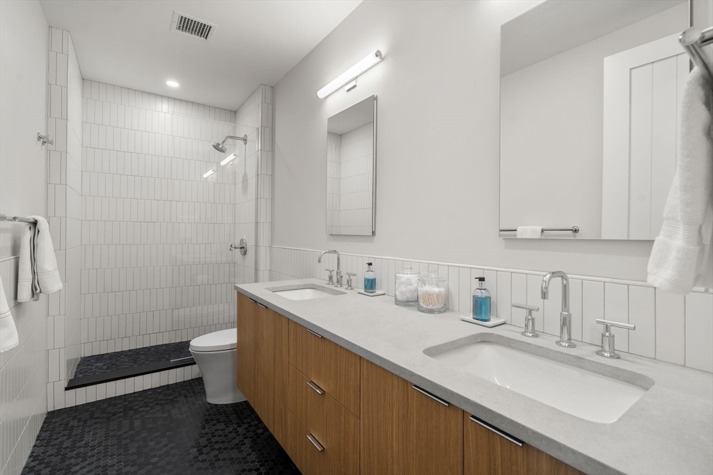 76 Wareham St # 5D