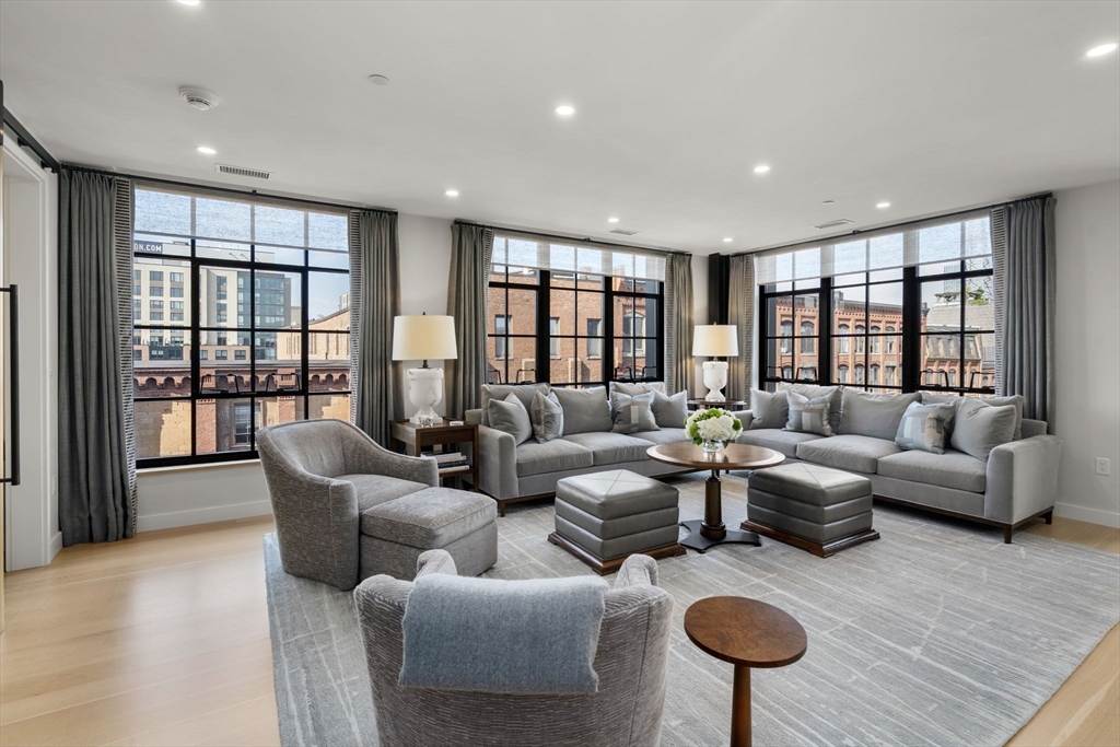 76 Wareham St # 5D