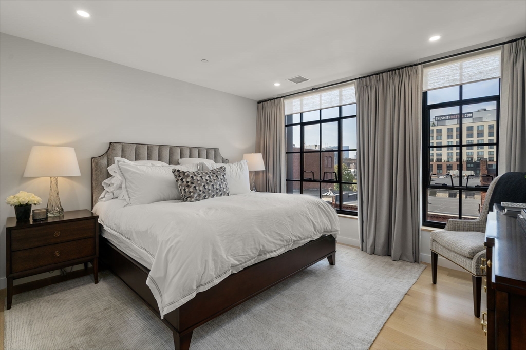 76 Wareham St # 5D