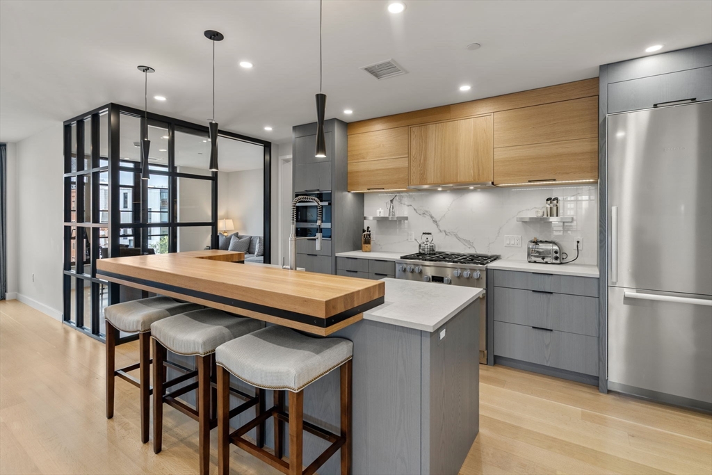 76 Wareham St # 5D