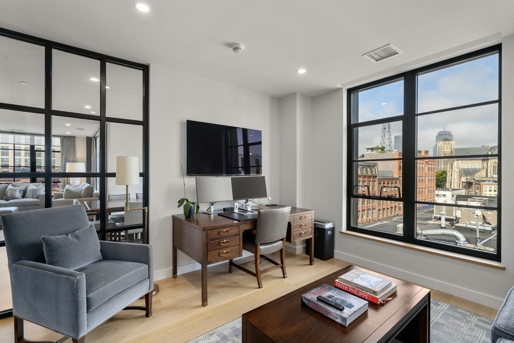 76 Wareham St # 5D
