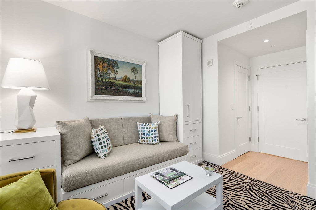 380 Harrison Ave # 1118