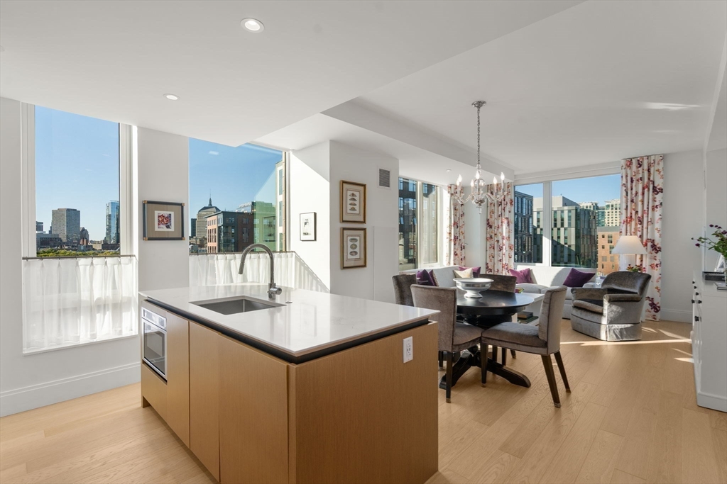 380 Harrison Ave # 1118