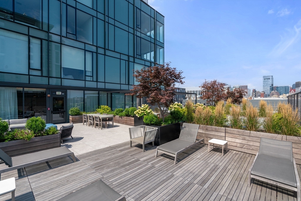 380 Harrison Ave # 1118