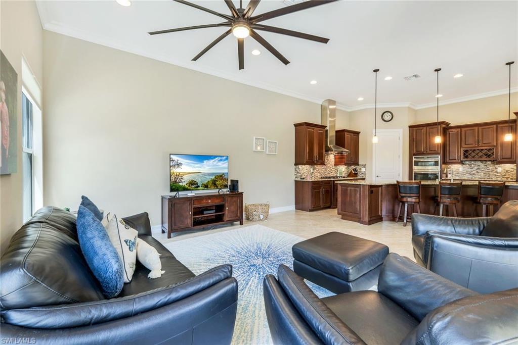 9337 Campanile CIR