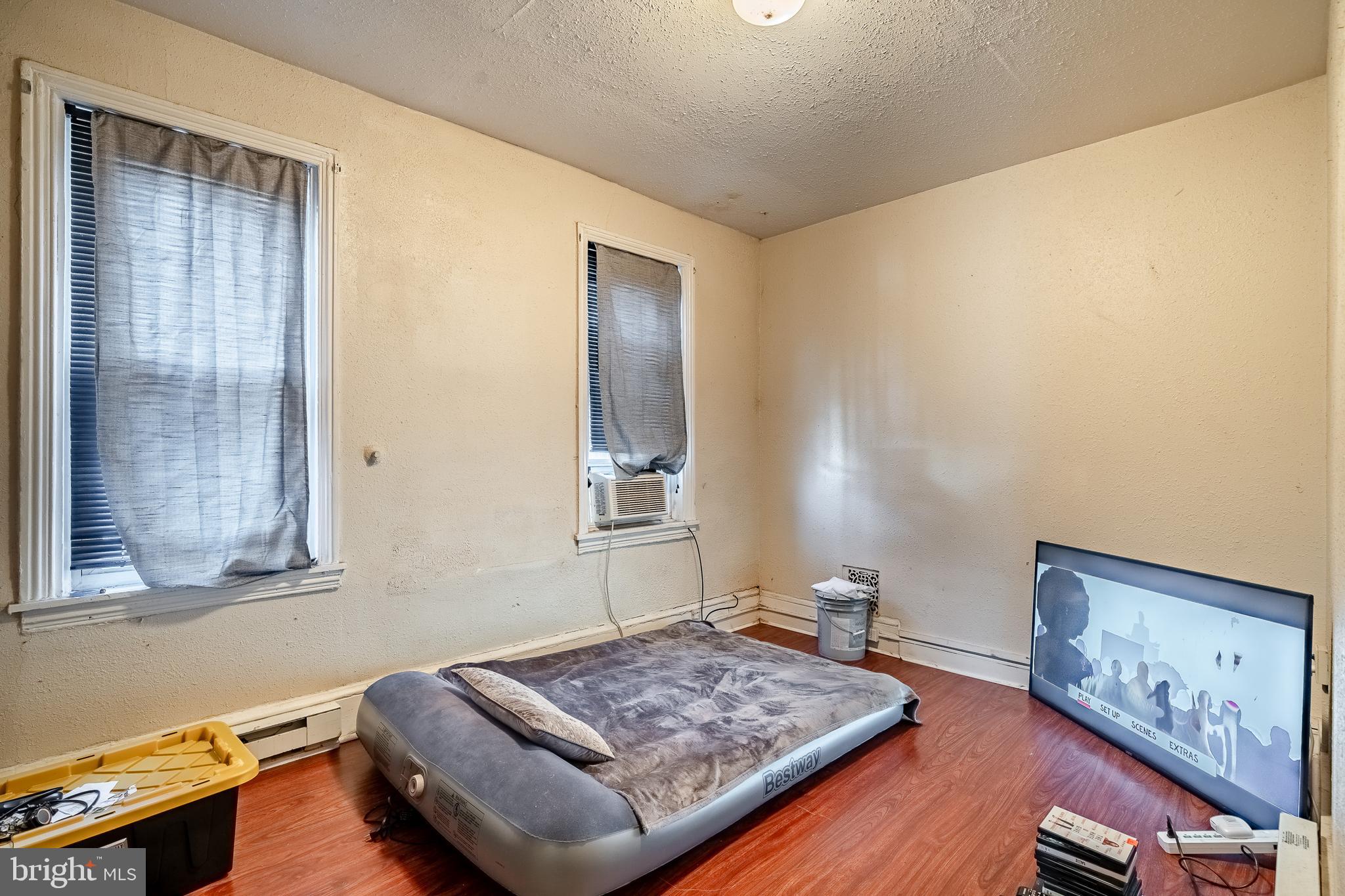 515 Laurel St