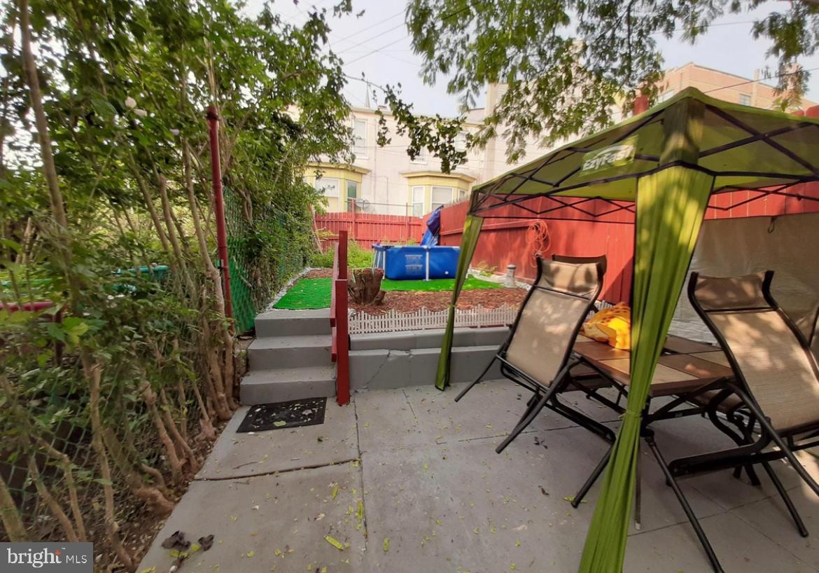 1155 Muhlenberg St