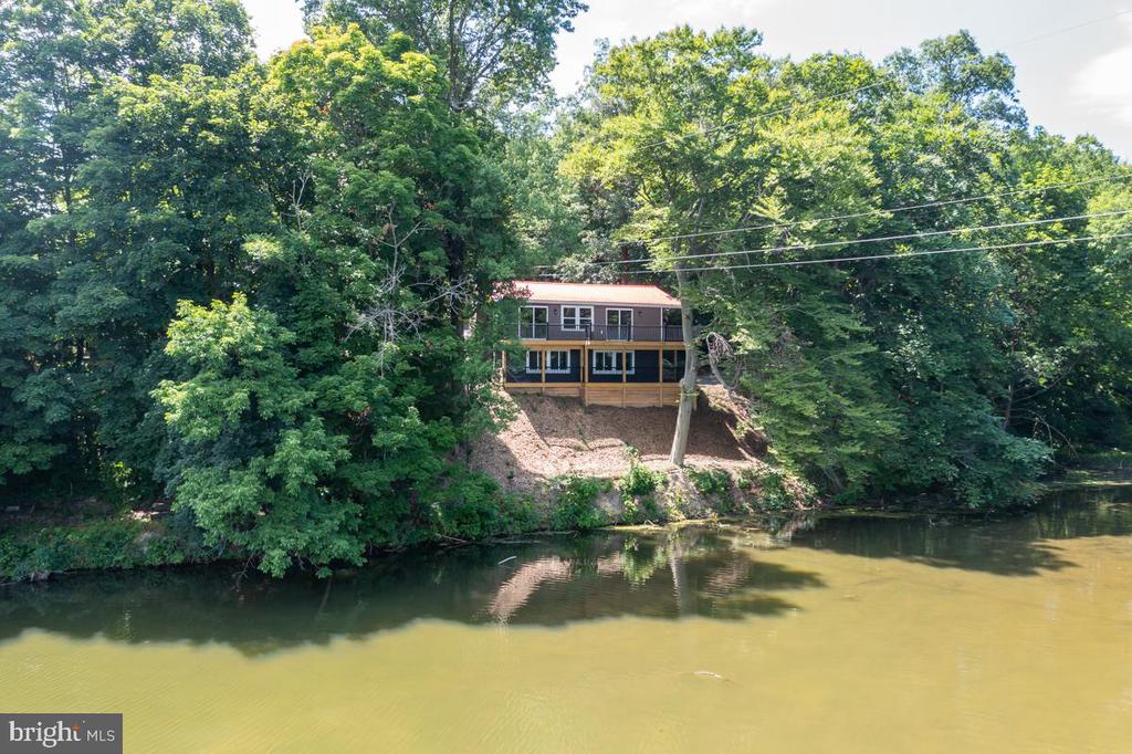 601 N Shore Dr