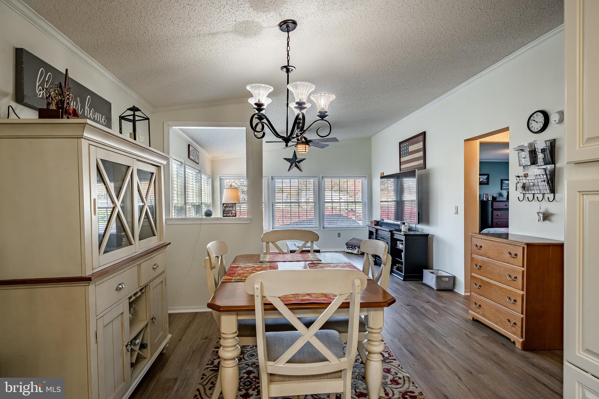 6 Juniper Cir