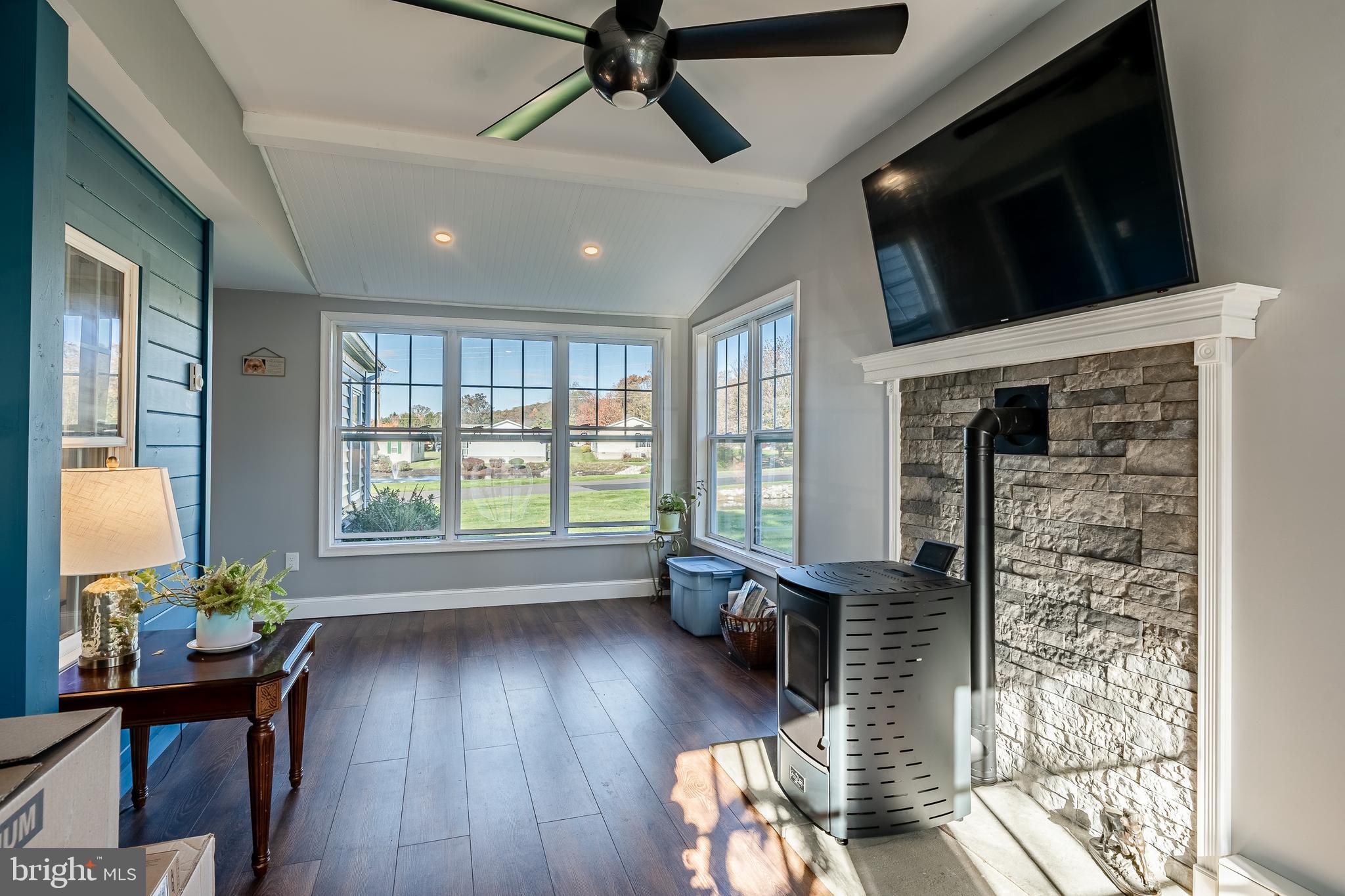 6 Juniper Cir