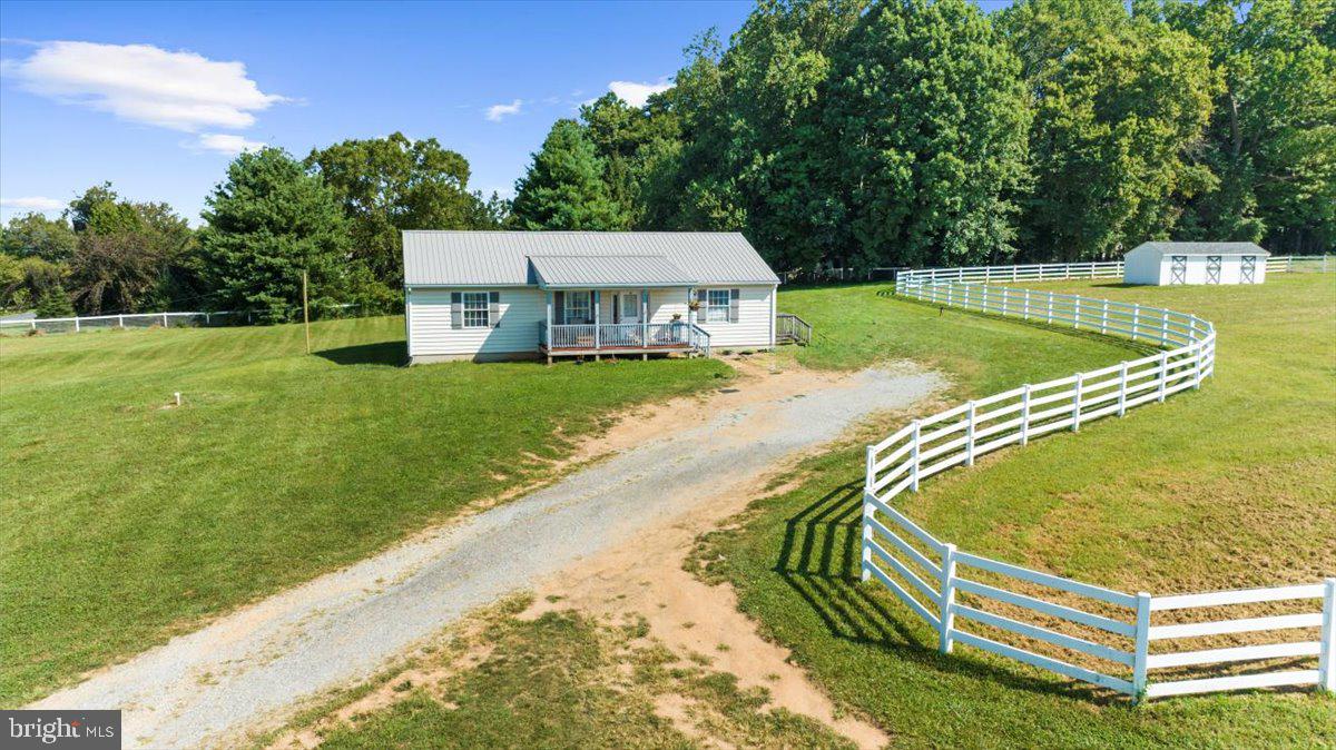 400 N Guernsey Rd