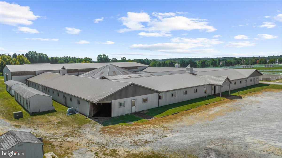 400 N Guernsey Rd