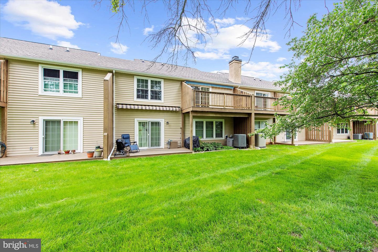 207 Fairfield Ct #207