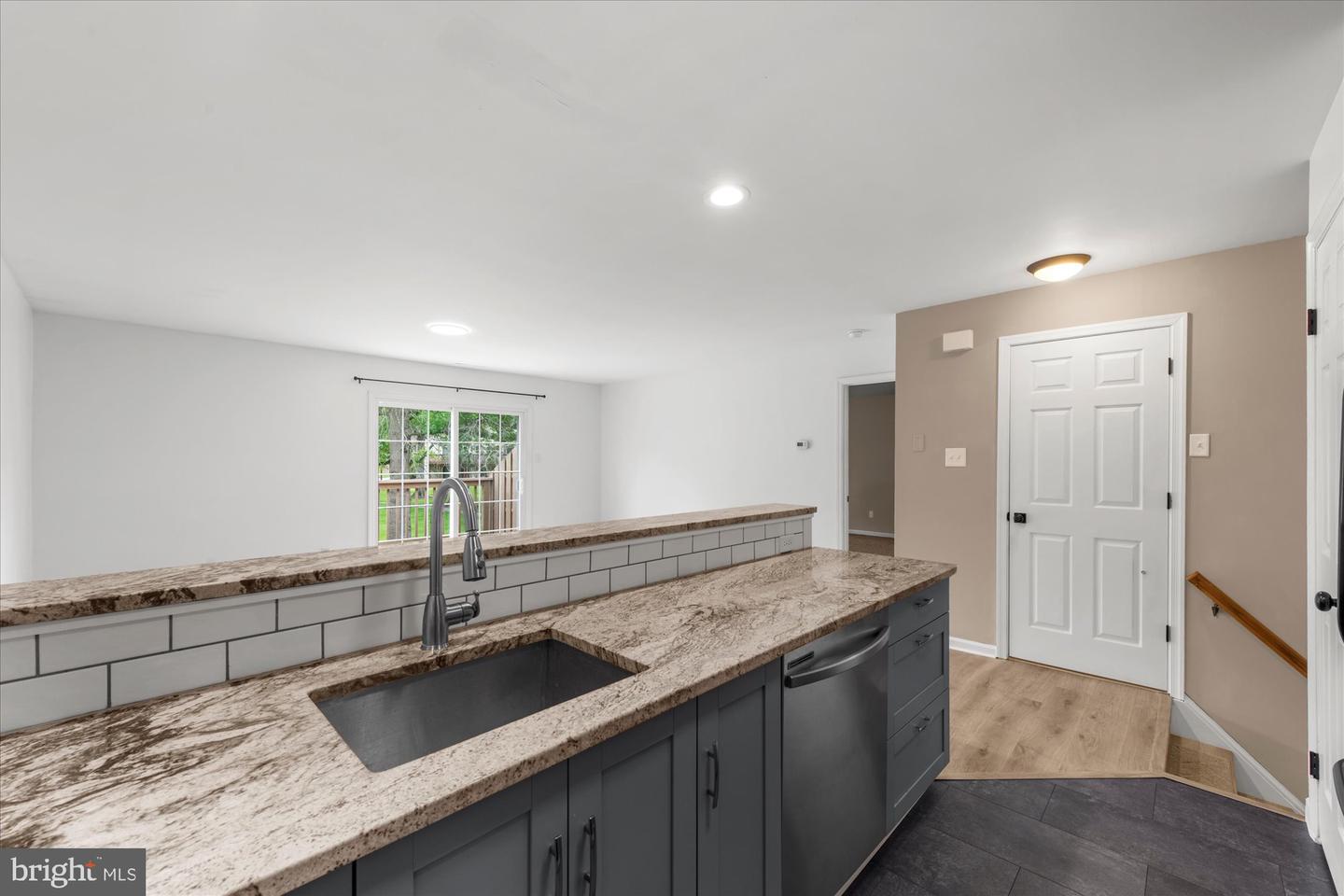 207 Fairfield Ct #207