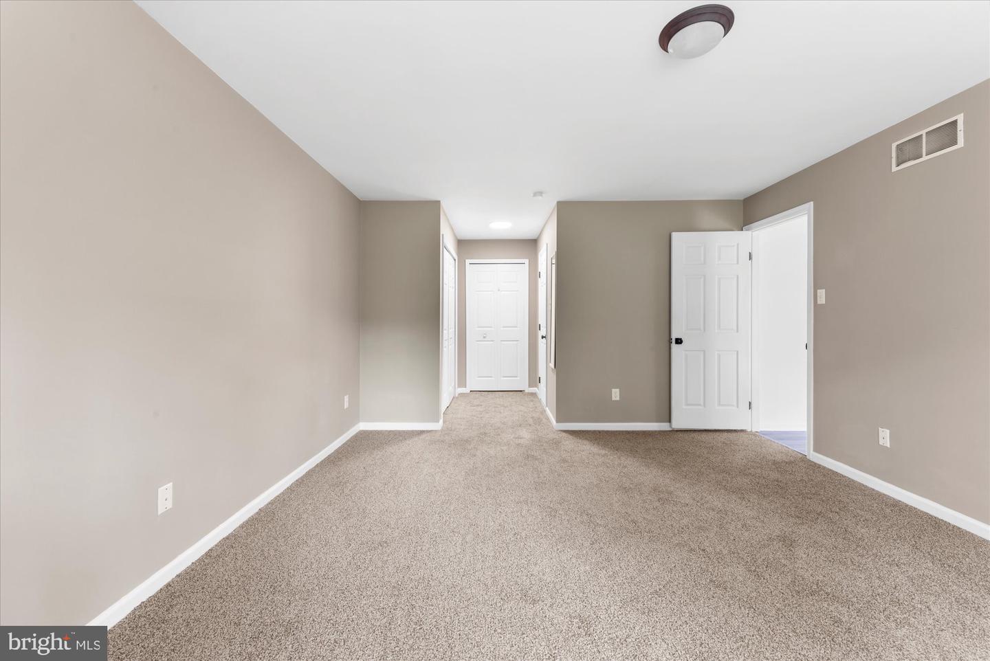 207 Fairfield Ct #207