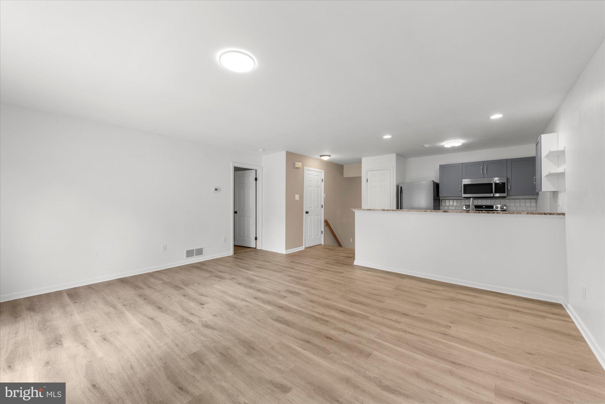 207 Fairfield Ct #207