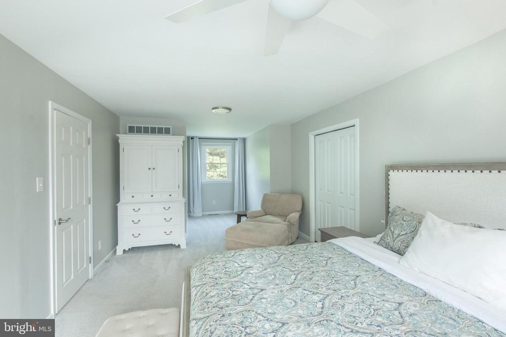 3294 MANOR ROAD