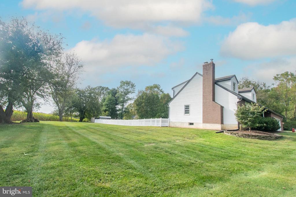 3294 MANOR ROAD