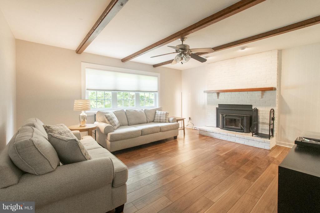3294 MANOR ROAD