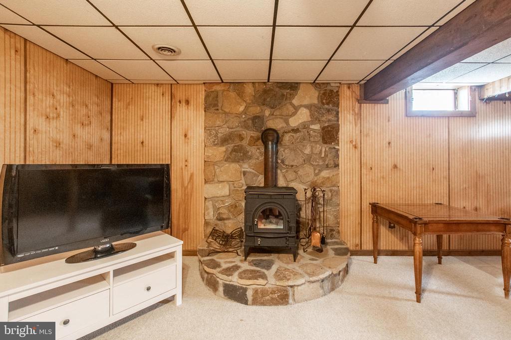 3294 MANOR ROAD