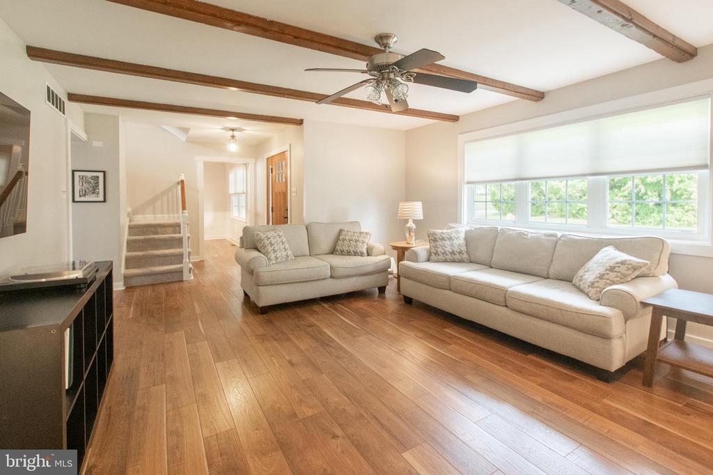 3294 MANOR ROAD