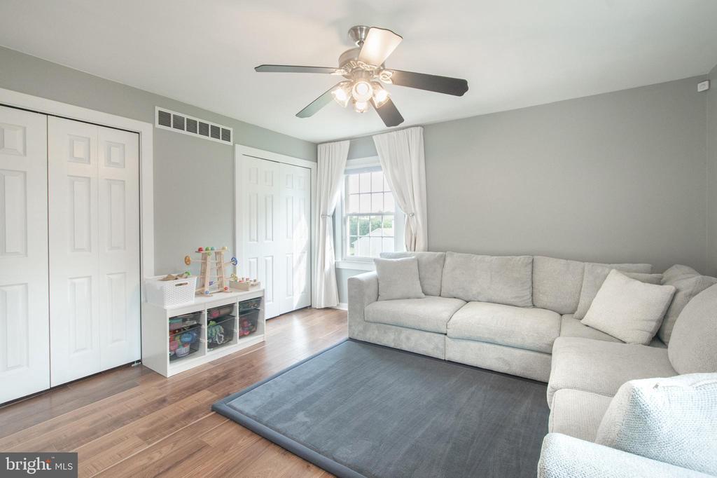 3294 MANOR ROAD