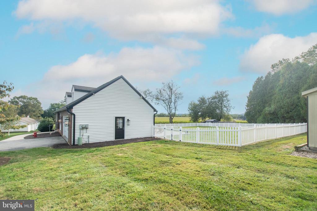 3294 MANOR ROAD