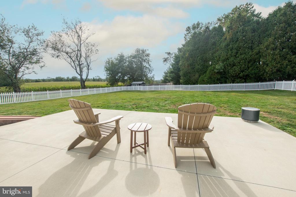 3294 MANOR ROAD